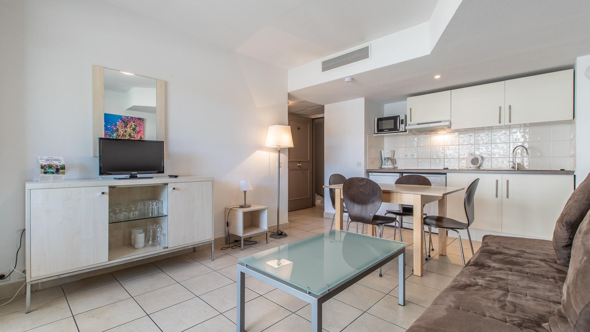 Vacanceole - Residence Le Crystal Кань-сюр-Мер Экстерьер фото