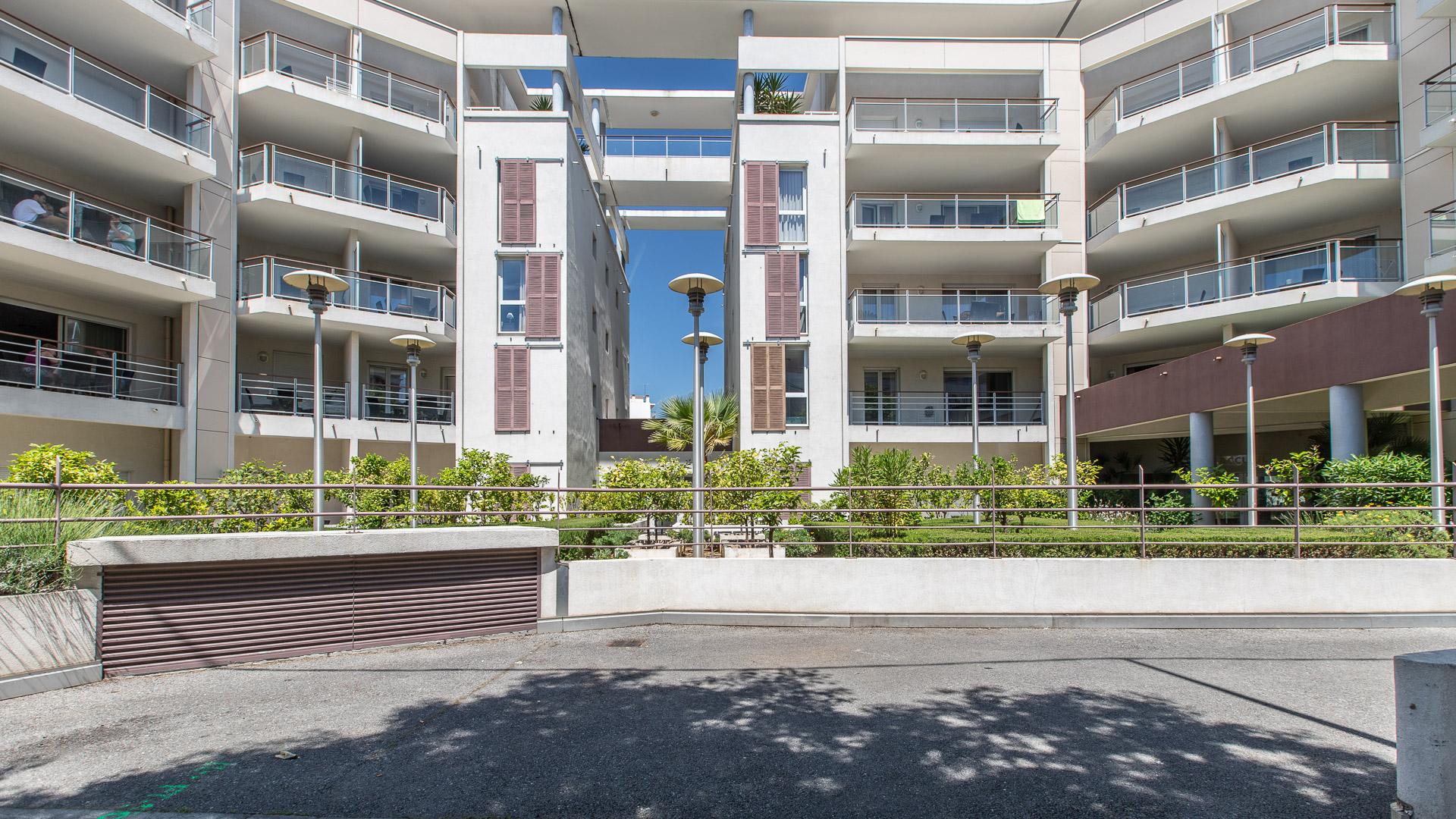 Vacanceole - Residence Le Crystal Кань-сюр-Мер Экстерьер фото
