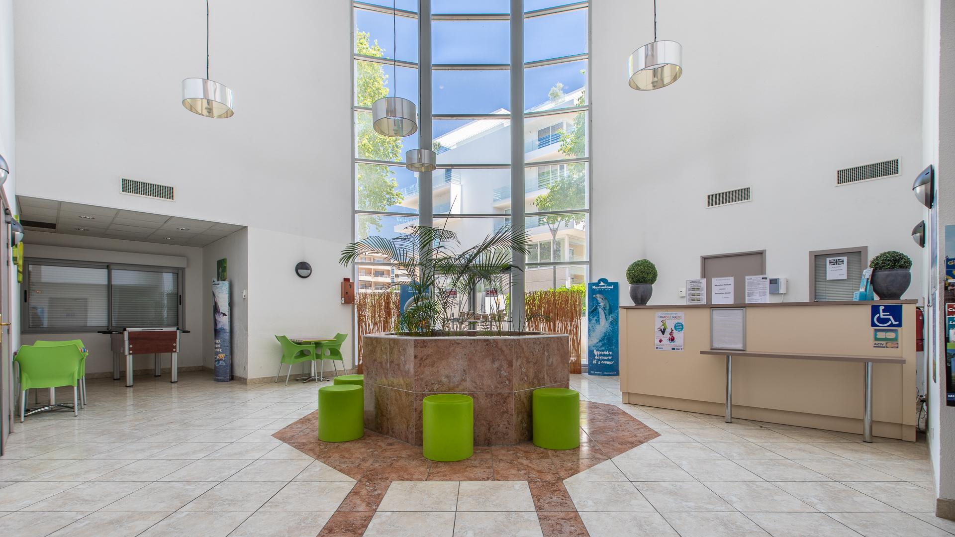Vacanceole - Residence Le Crystal Кань-сюр-Мер Экстерьер фото