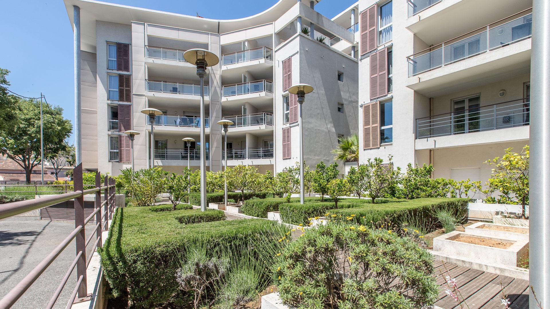 Vacanceole - Residence Le Crystal Кань-сюр-Мер Экстерьер фото