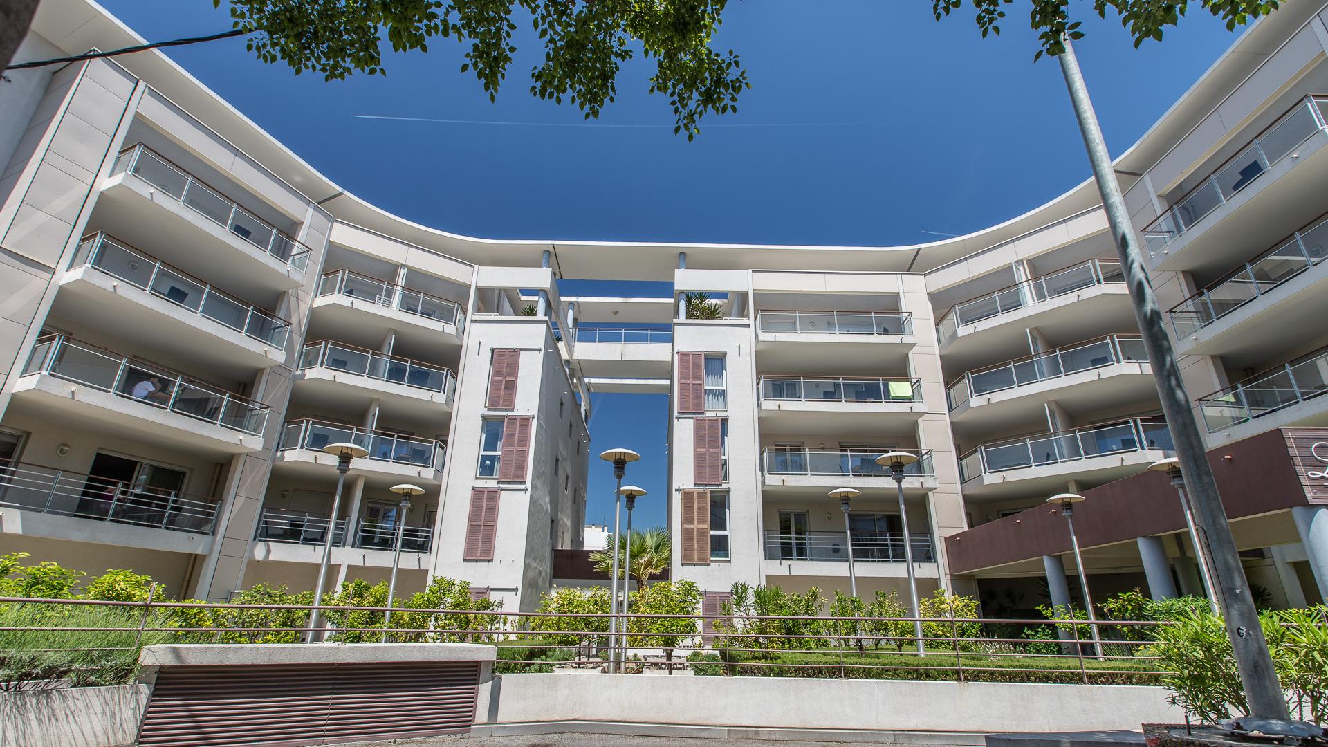 Vacanceole - Residence Le Crystal Кань-сюр-Мер Экстерьер фото